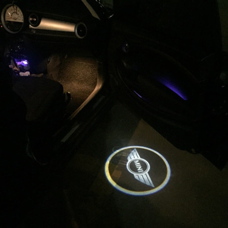 Proiector laser cu logo/marca Alfa Romeo pentru iluminat sub usa