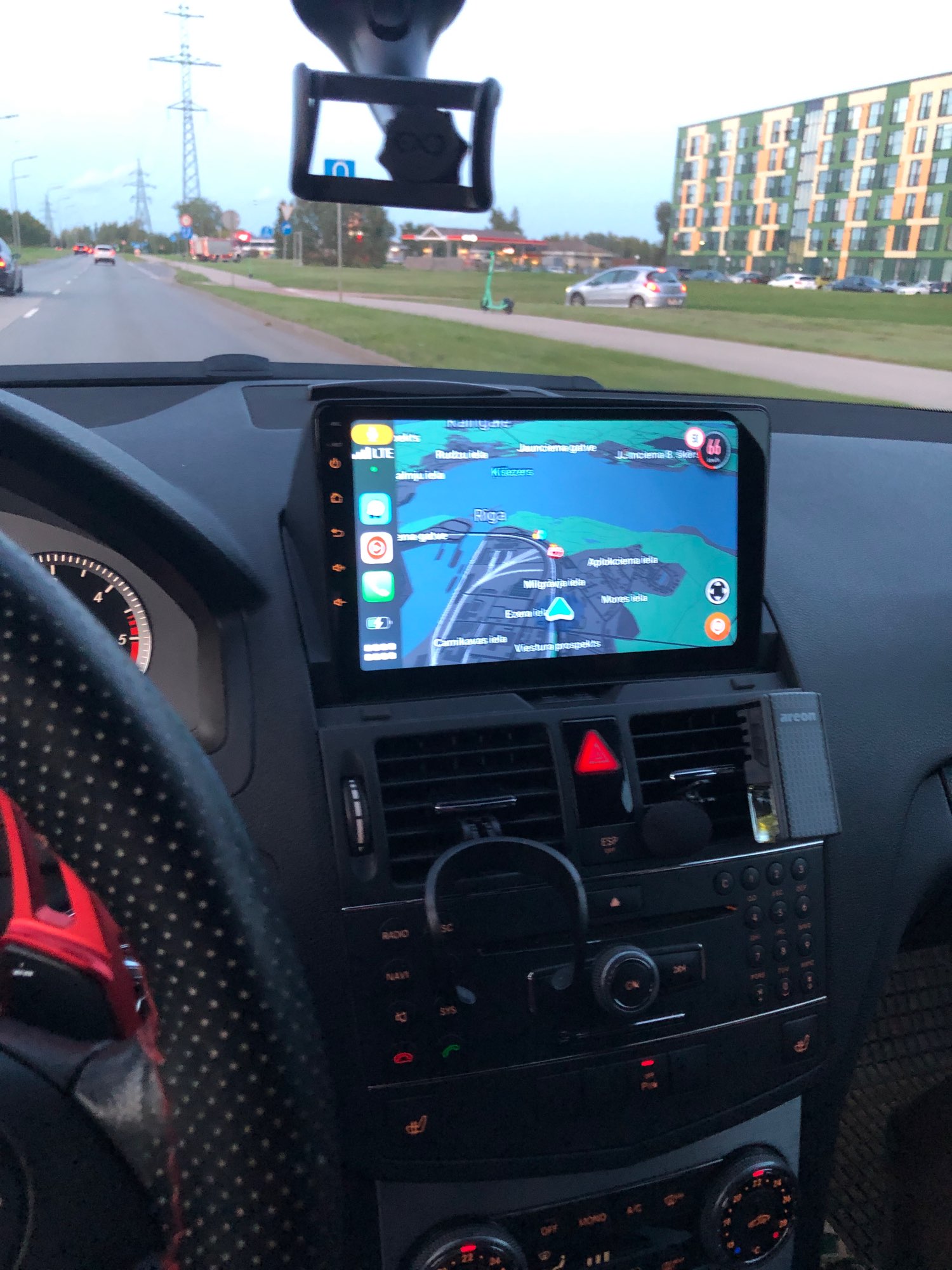 sistem navigatie cu android pentru Mercedes clasa C W204 S204 2006 2007 2008 2009 2010 2011
